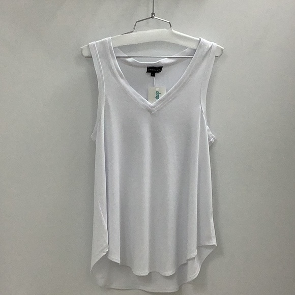 Alyssa Thomas – rib tank - Picture 1 of 4